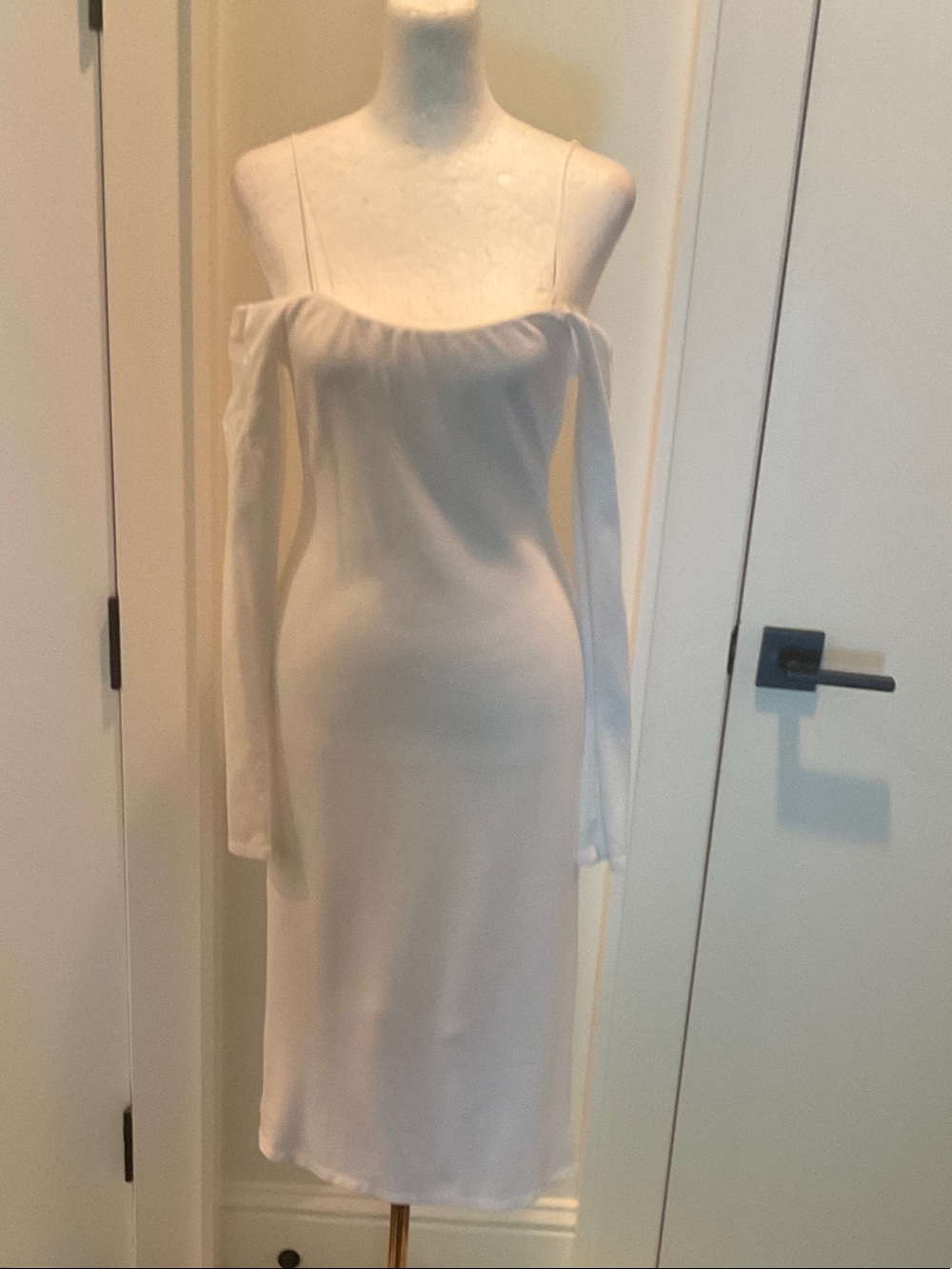 Alice + Olivia Off-Shoulder Midi Dress in Cream